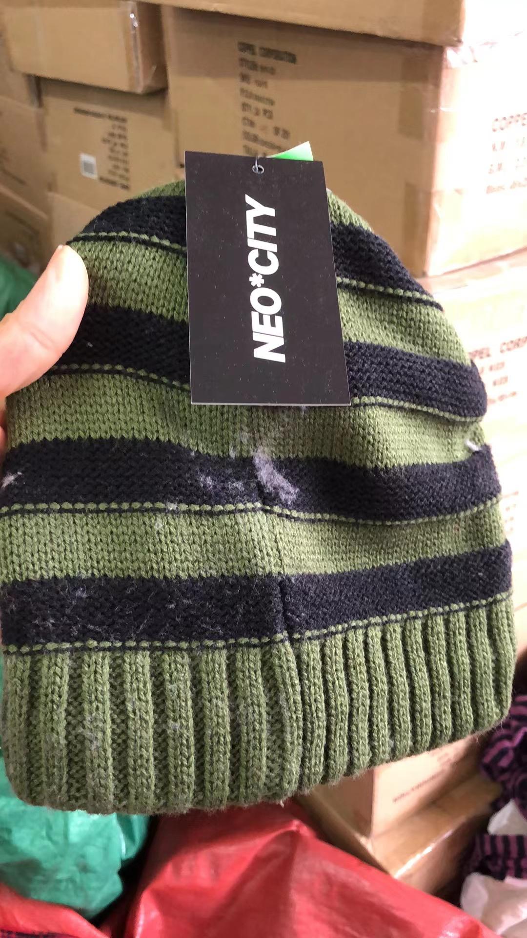 102026 Knitted hat