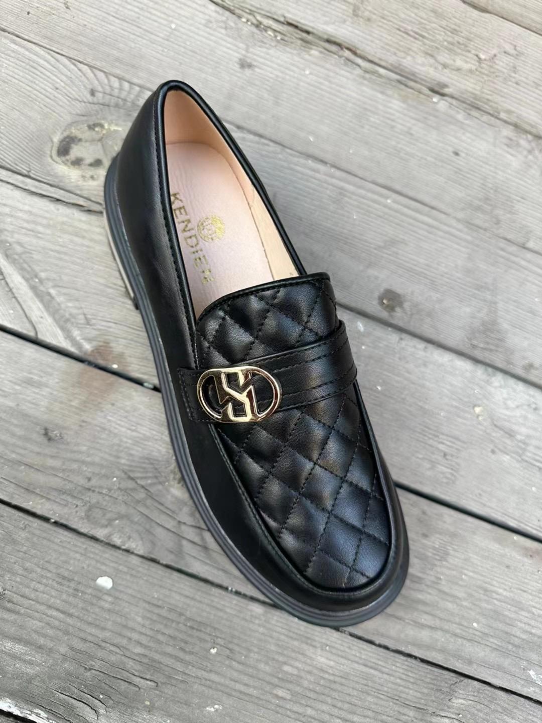 102029 Ladys shoes