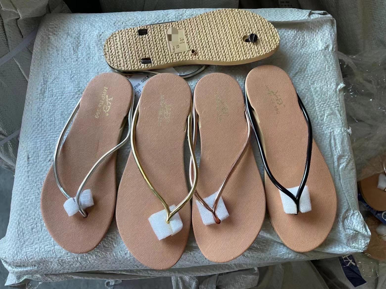 012523 Ladys slippers