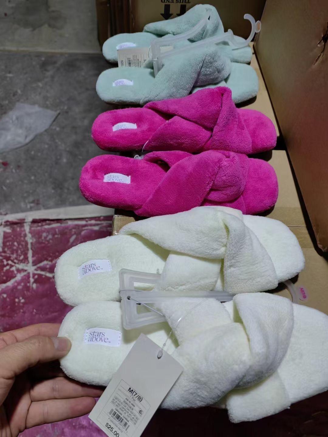 012110 Ladys slippers