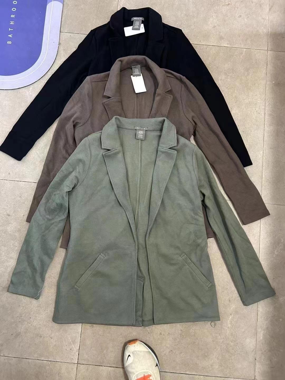 B091004 Ladys coat