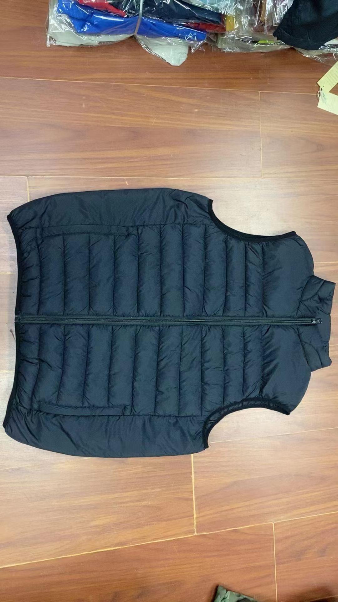 092302 Mens cotton vest