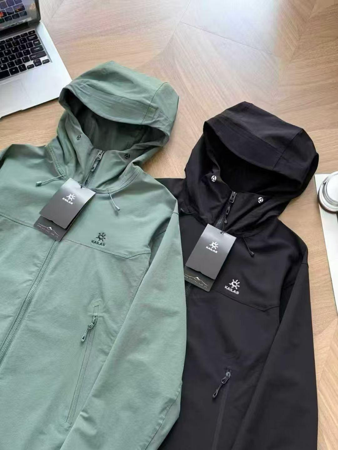 101529 Mens outdoor jacket