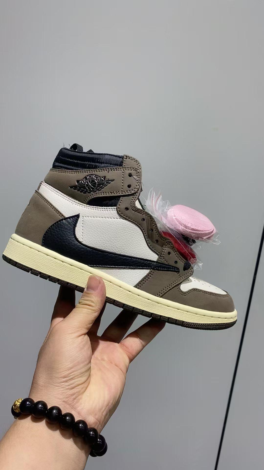 111305 Mens and Ladys shoes